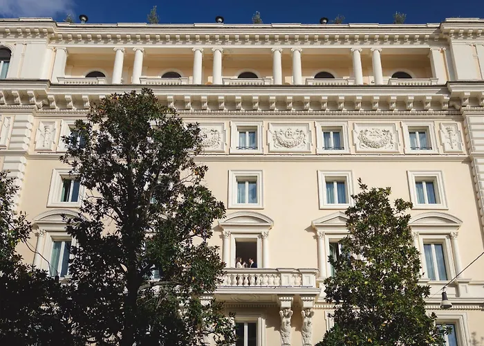 Hotel Marriott Grand Flora 4*
