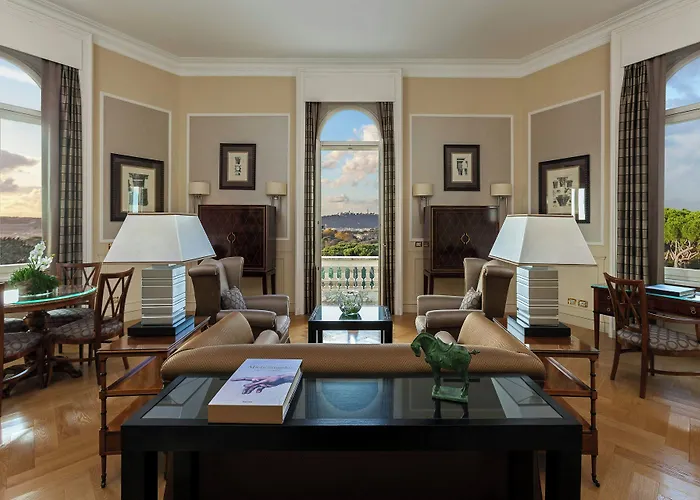 Szálloda Marriott Grand Flora 4*